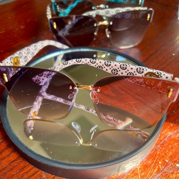 Stylish Pink Sunglasses - Picture 2 of 4